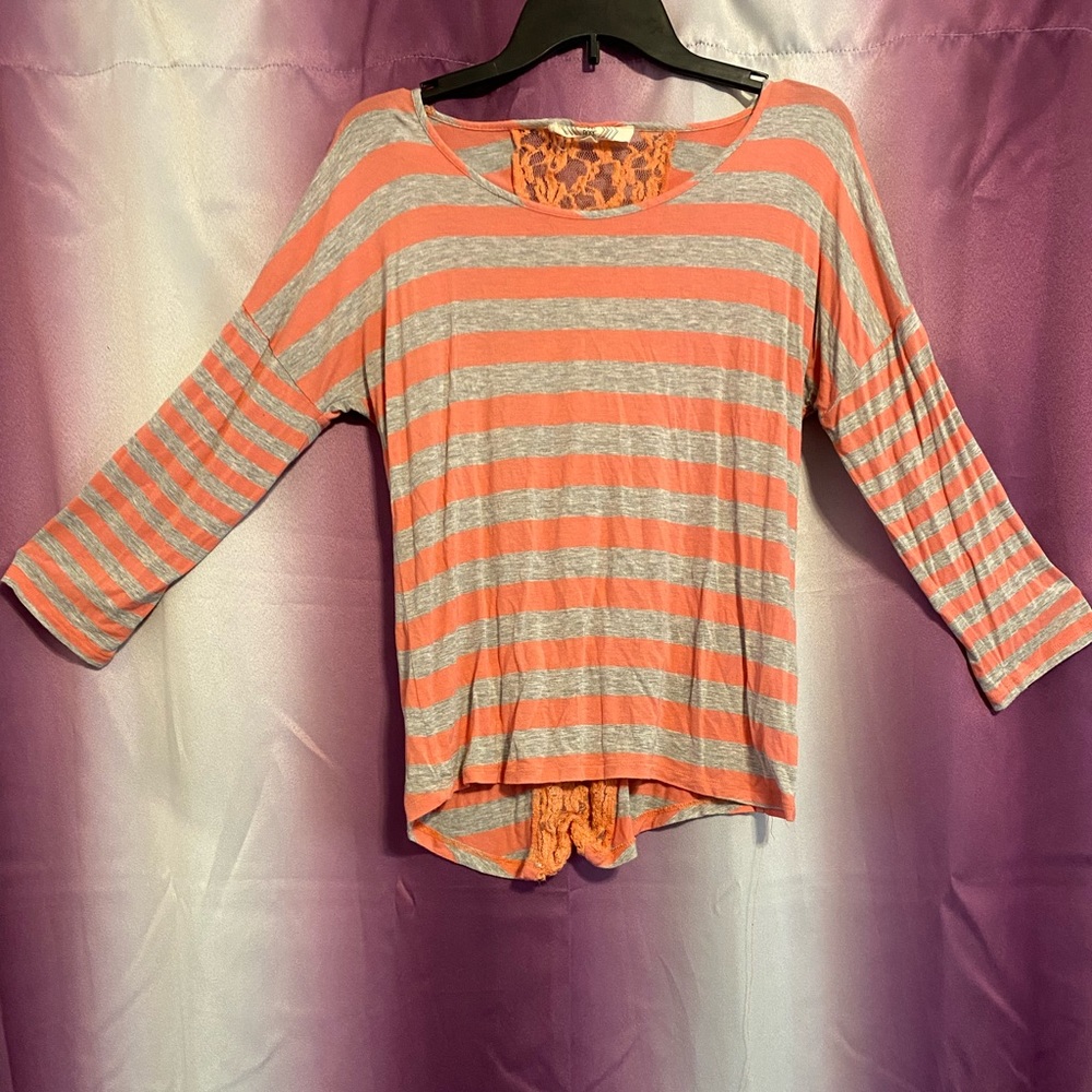 Quarter Sleeve & Lace Back Top